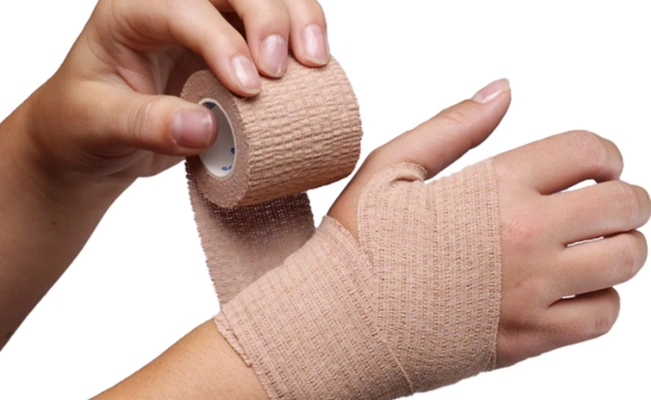 Bandage qui colle à lui-même